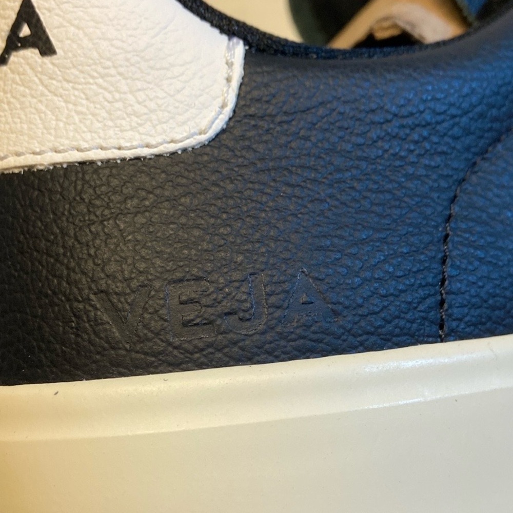 NEW Veja Women's Campo Chromefree Leather Sneakers CPO501215A370 Black/White NIB - Picture 11 of 11